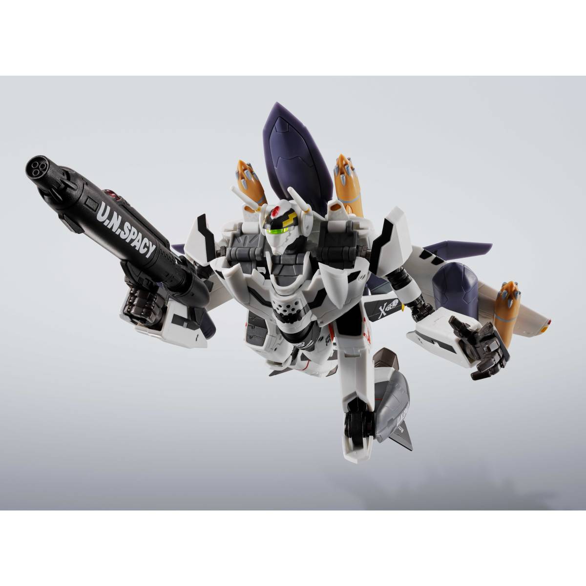 HI-METAL R VF-0S PHOENIX（ROY FOCKER USE） ＋ QF-2200D-B GHOST MACROSS TAMASHII NATIONS