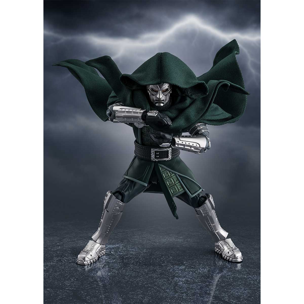 S.H.FIGUARTS DOCTOR DOOM (AVENGERS: DOOMSDAY) TAMASHII NATIONS